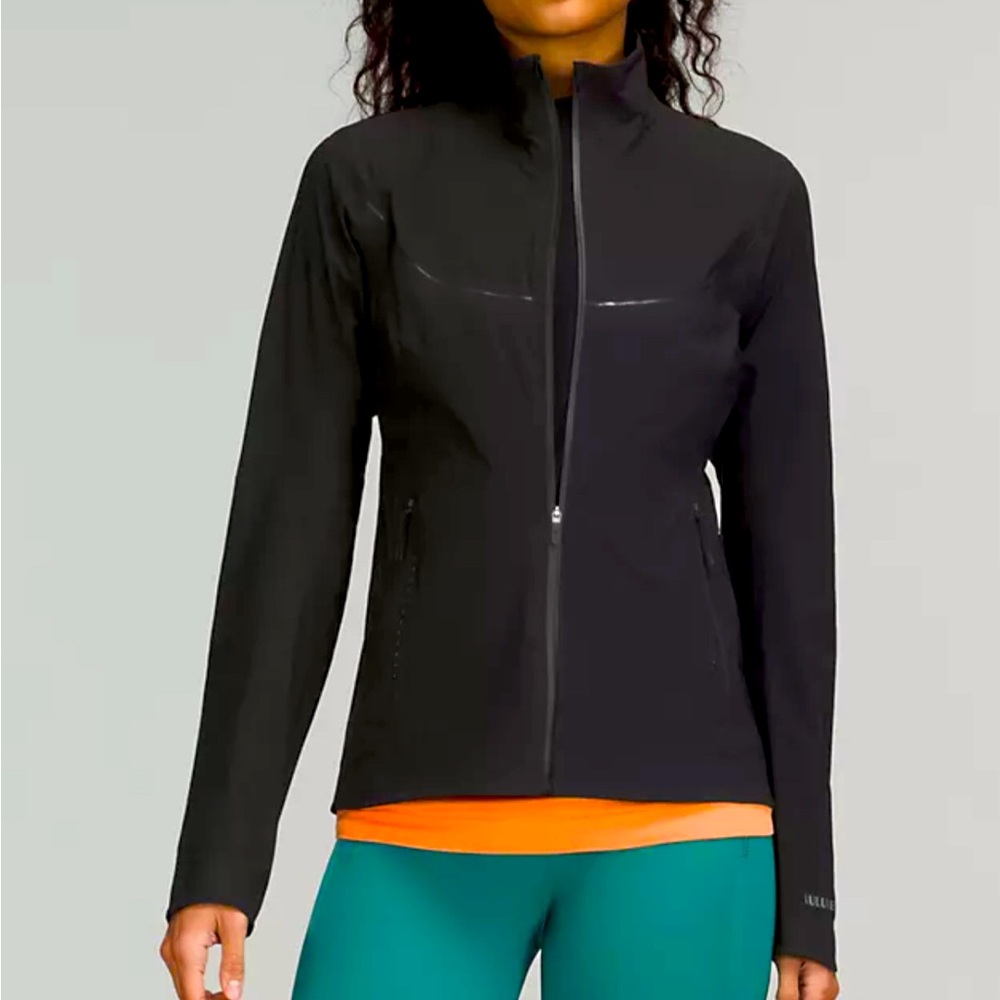 NWOT lululemon Fast and Free Windbreaker size 6 black color